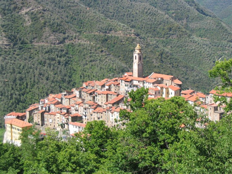 Castelvittorio panorama