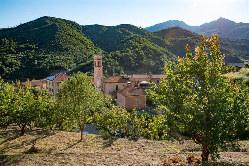 Tovo San Giacomo panorama  